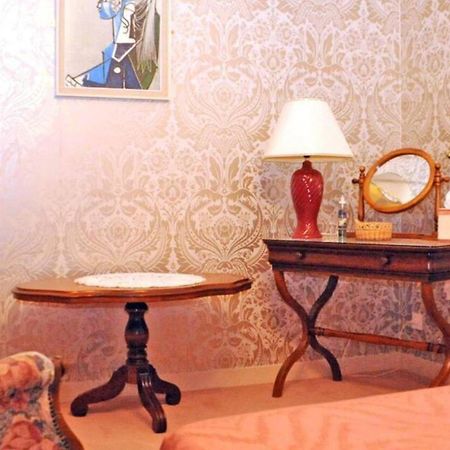 1 Bedroom House 20Min Walk To Centre In Турню Екстер'єр фото