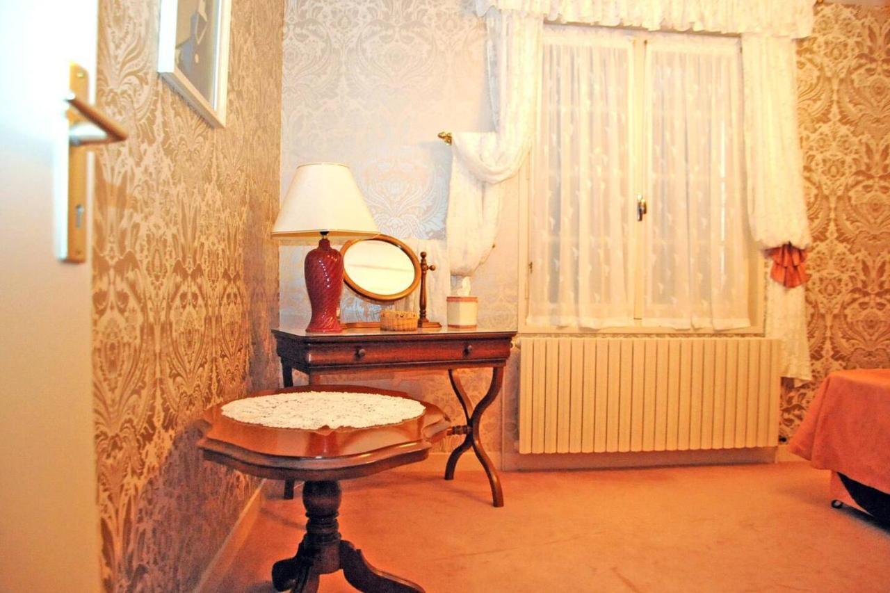 1 Bedroom House 20Min Walk To Centre In Турню Екстер'єр фото